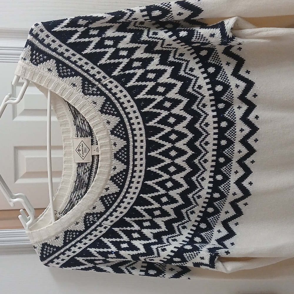 Navy and Off White Patterned Sweater Size Large - Picture 2 of 10
